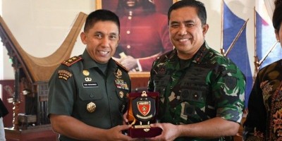 Pangkoopsud II Marsda TNI Widyargo Ikoputra Silaturahmi ke Tempat Pangdam XIV/ Hasanuddin