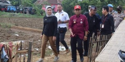 Ini Respon Cepat Bupati Nina Agustina Tangani Korban Angin Puting Beliung di Mekarjaya
