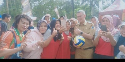 Walikota Pagar Alam Buka Kejuaraan Volly Ball Antar Dusun di Perumnas Talang Sawah