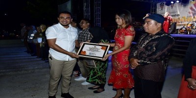 Yayasan ADB Serahkan Penghargaan Kepada Pahlawan Pemkeran Pohuwato