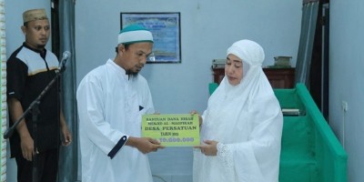 Giliran Wabup Suharsi Igirisa Serahkan Bantuan Rp10 juta untuk Masjid Al-Magfirah
