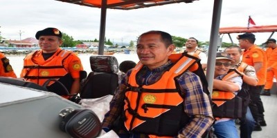 Bupati Pohuwato Lakukan Uji Coba Bantuan Perahu Karet dari Basarnas Pusat