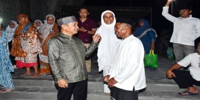 Bupati Pohuwato Bersama Istri Buka Puasa di Masjid Nabawi Patilanggio