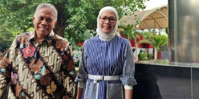 Mantan Dirut Pertamina Karen Agustiawan Didampingi Pengacara Sambangi KPK