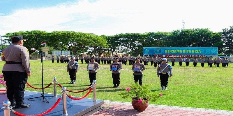 Kapolres Pimpin Upacara PTDH Tiga Anggota Polres Banggai