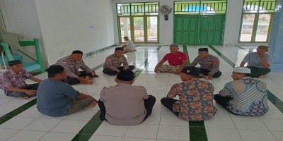 Tim Da'i Polri Bersama Pengurus  Masjid Babussa'adah Sepakat Menolak Paham Radikal dan Menjaga Kamtibmas